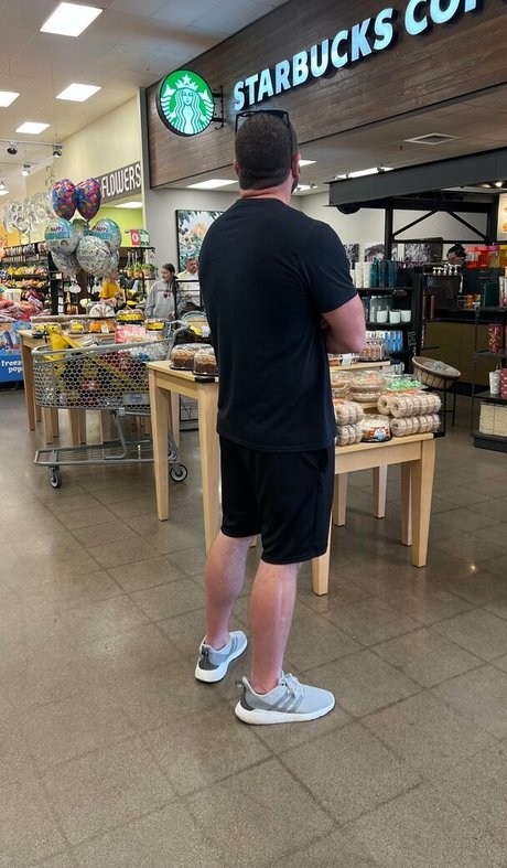 Naakte gelekte OnlyFans-foto van Megadongx