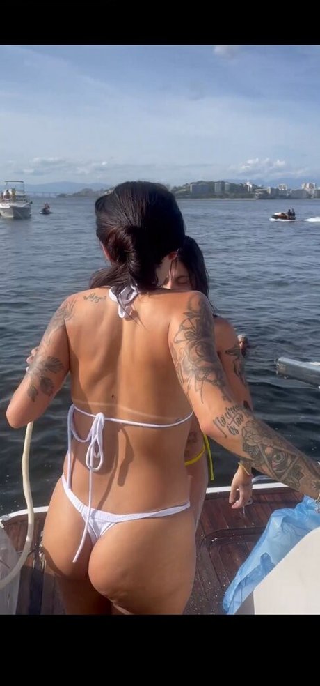 Naakte gelekte OnlyFans-foto van Nathfischeer