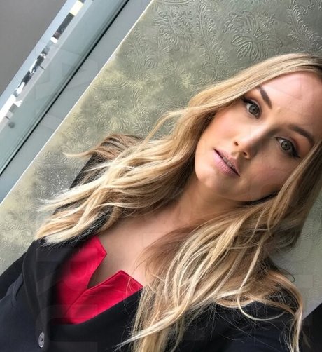Naakte gelekte OnlyFans-foto van Naomi Kyle