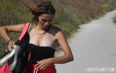 Naakte gelekte OnlyFans-foto van Ugotitflauntit