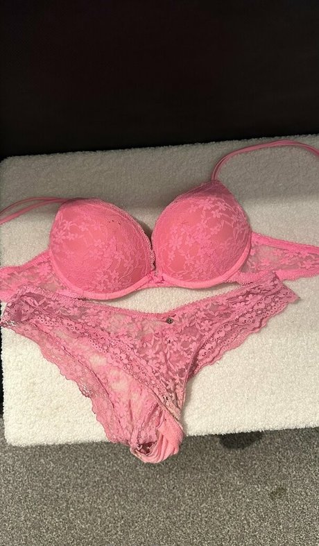 Naakte gelekte OnlyFans-foto van Moree