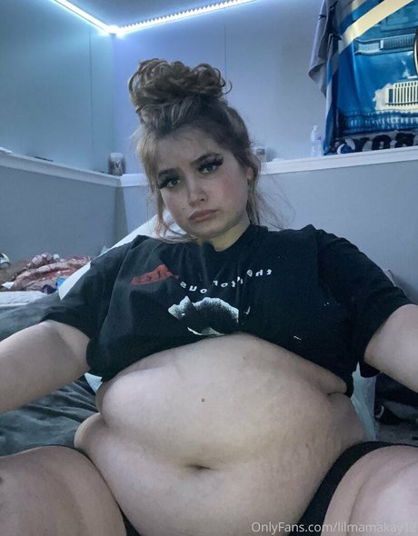 Naakte gelekte OnlyFans-foto van Lilmamakay12
