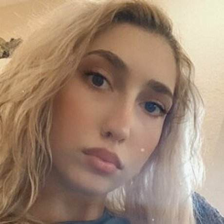 Naakte gelekte OnlyFans-foto van Thenymphoria