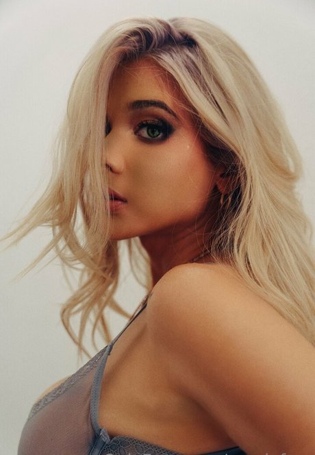 Naakte gelekte OnlyFans-foto van Greciafree