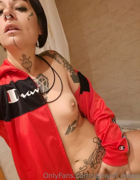 Naakte gelekte OnlyFans-foto van Shewolfinked
