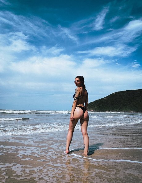 Naakte gelekte OnlyFans-foto van Brubuxi