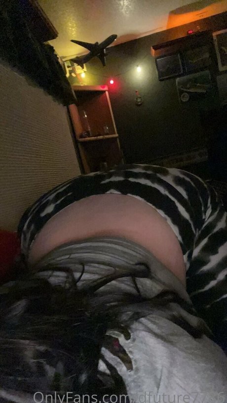 Naakte gelekte OnlyFans-foto van Dfuture7786