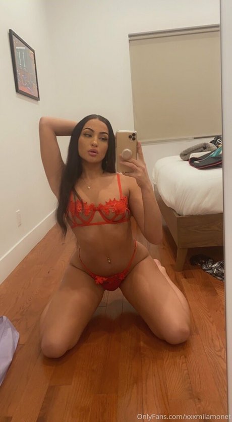 Naakte gelekte OnlyFans-foto van Xxxmilamonet