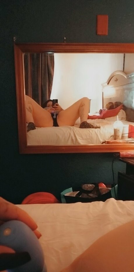Naakte gelekte OnlyFans-foto van Daynamariie