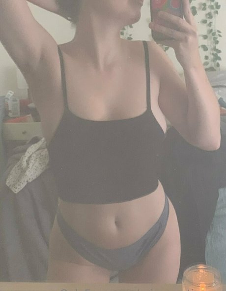Naakte gelekte OnlyFans-foto van Missmysticmay