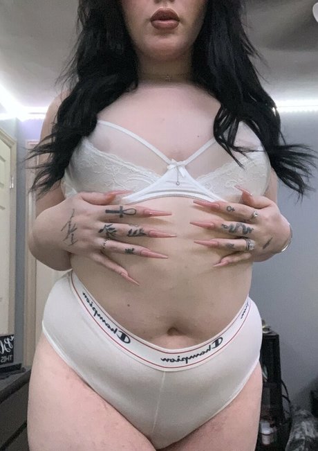 Naakte gelekte OnlyFans-foto van Nattiethebaddie