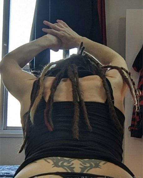 Naakte gelekte OnlyFans-foto van Therealmedussa