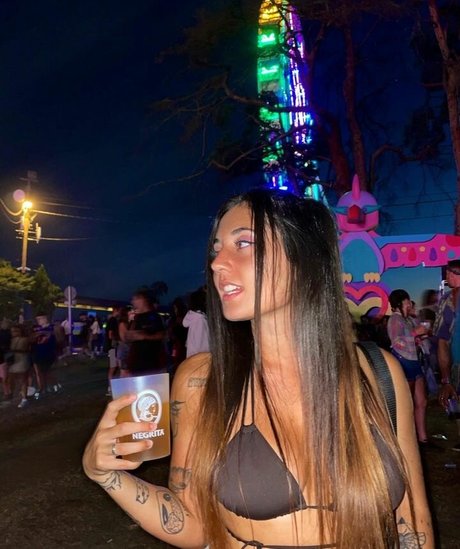 Naakte gelekte OnlyFans-foto van Raquel Tamborino