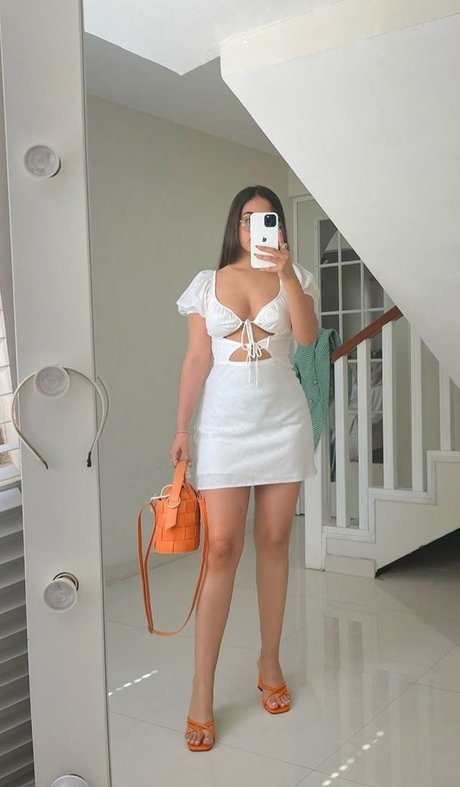Naakte gelekte OnlyFans-foto van Frida Najera