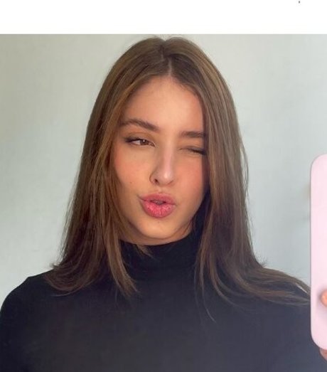 Naakte gelekte OnlyFans-foto van Maria Bonino