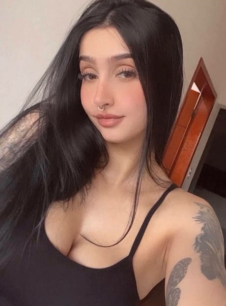 Naakte gelekte OnlyFans-foto van Afroditexx