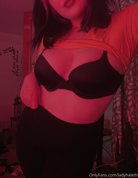 Naakte gelekte OnlyFans-foto van Ladyhaleth