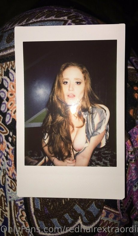 Naakte gelekte OnlyFans-foto van Redhairextraordinaire