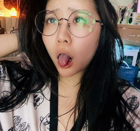 Naakte gelekte OnlyFans-foto van Babyhsu888