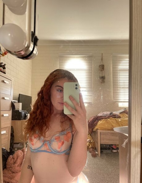 Naakte gelekte OnlyFans-foto van Autumnlutz