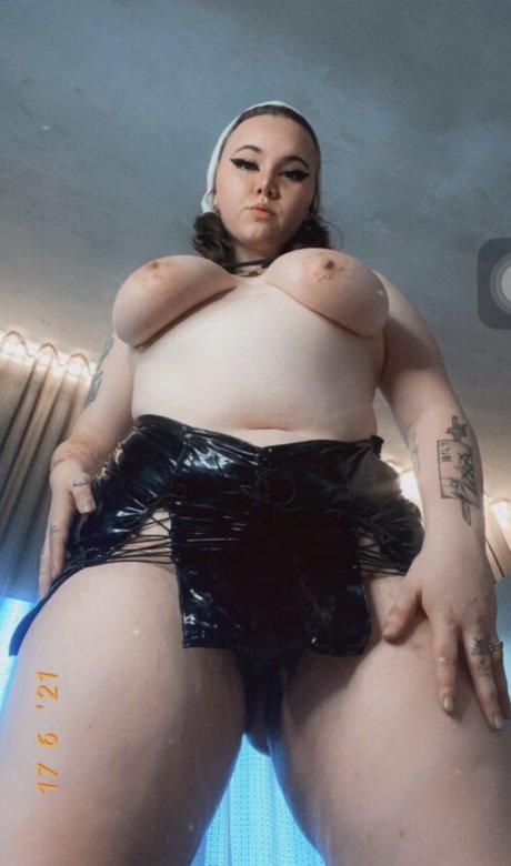 Naakte gelekte OnlyFans-foto van Rhawk3