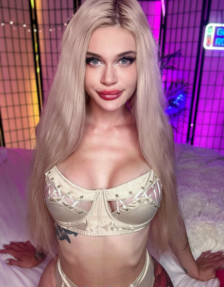 Virtual Lady