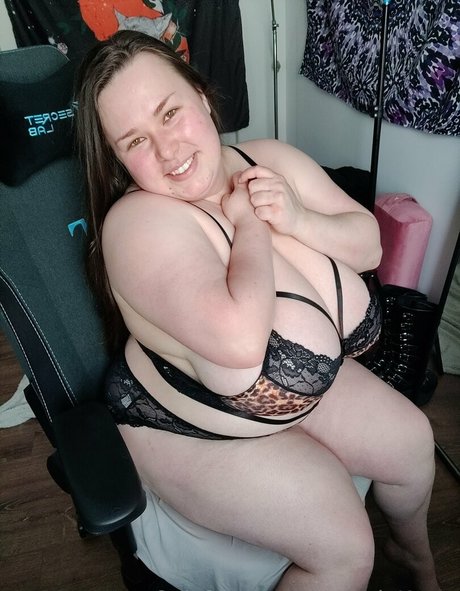 Naakte gelekte OnlyFans-foto van Meloniekares