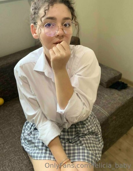 Naakte gelekte OnlyFans-foto van Feliciababy