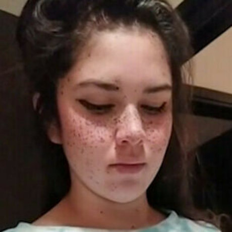 Naakte gelekte OnlyFans-foto van Sara Bustani