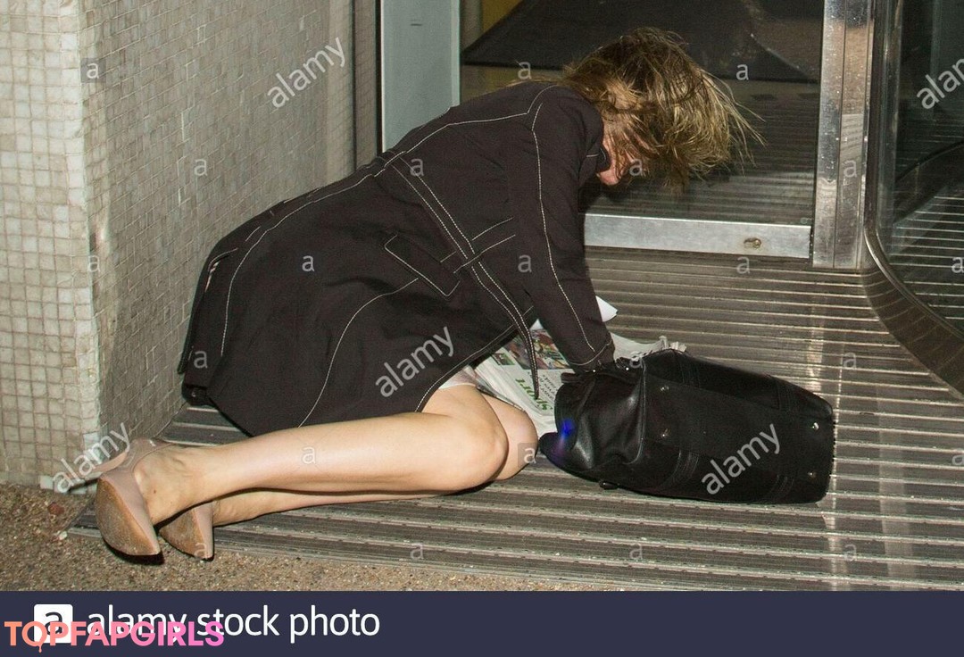 Naakte gelekte OnlyFans-foto van Charlotte Hawkins #11 Naakte gelekte OnlyFans-foto van Charlotte Hawkins #11