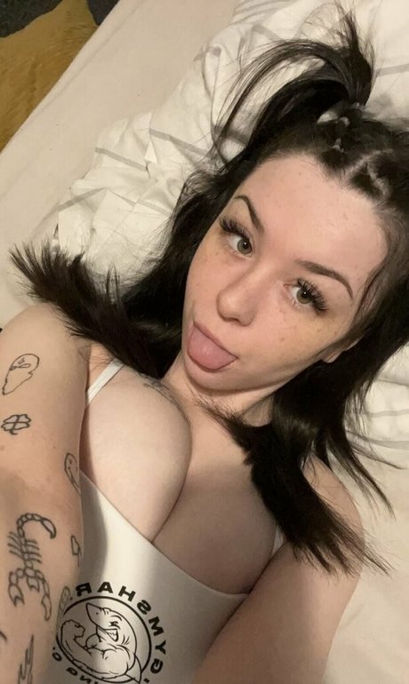 Naakte gelekte OnlyFans-foto van Eleri Evans