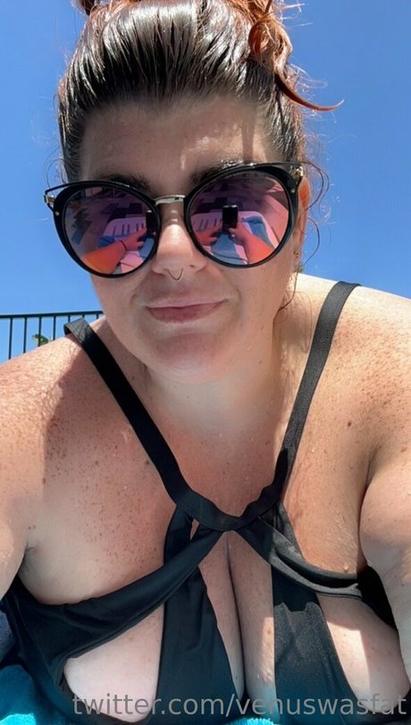 Naakte gelekte OnlyFans-foto van Xxlbbw
