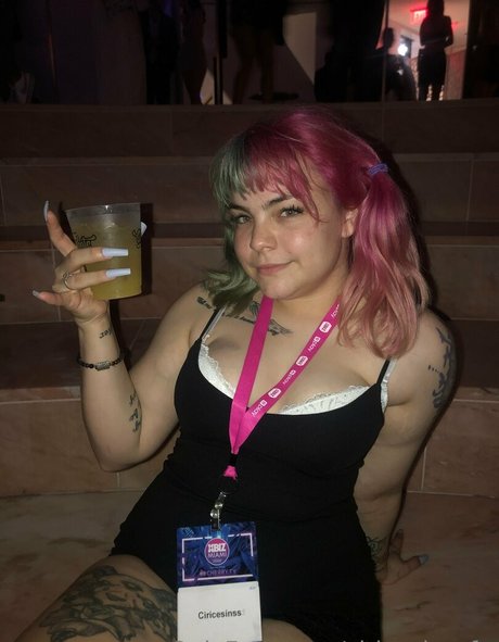 Naakte gelekte OnlyFans-foto van Ciricesinssfw