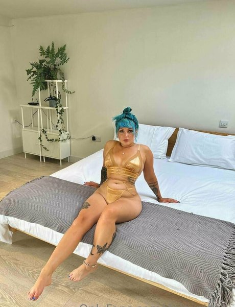 Naakte gelekte OnlyFans-foto van Daisypinnix