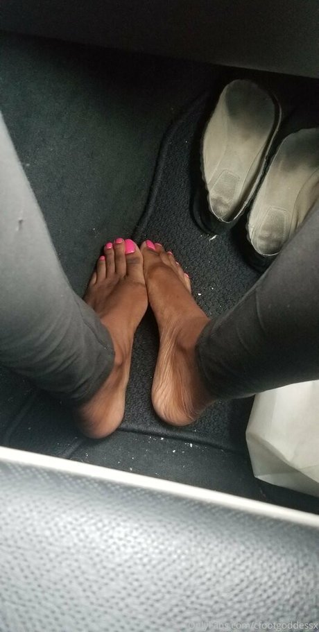 Naakte gelekte OnlyFans-foto van Cfootgoddessx