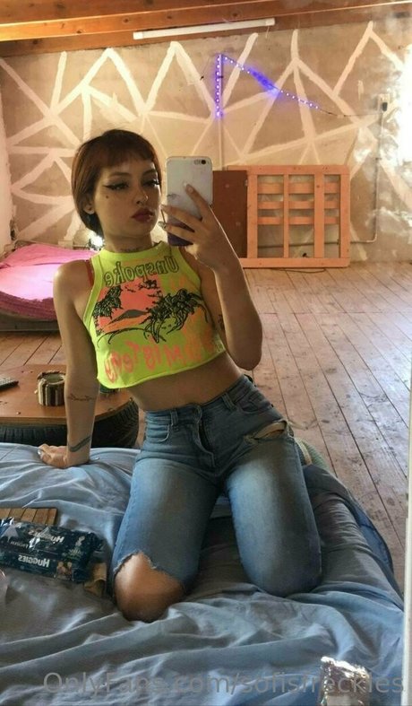 Naakte gelekte OnlyFans-foto van Sofisfreckles