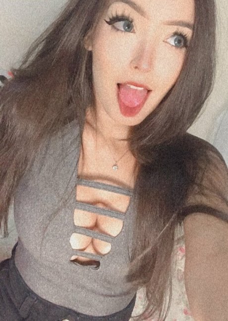 Naakte gelekte OnlyFans-foto van Mizuhart