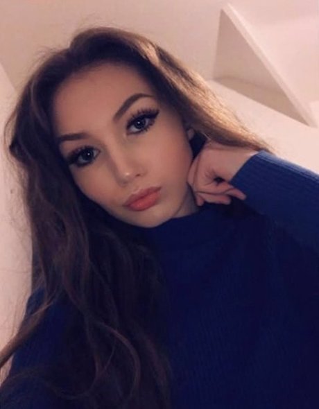 Naakte gelekte OnlyFans-foto van Elise Clayton