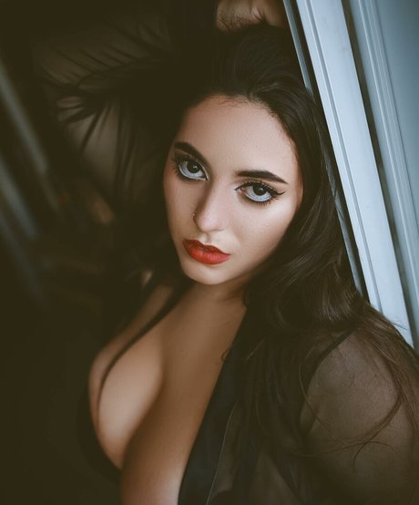 Naakte gelekte OnlyFans-foto van Gii Grande Giigrande