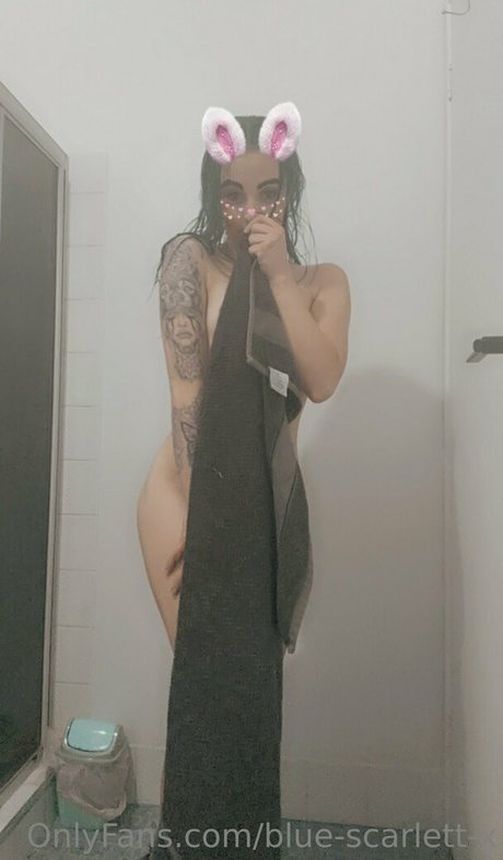 Naakte gelekte OnlyFans-foto van Bluescarlettx