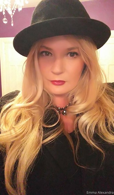 Naakte gelekte OnlyFans-foto van Uniquilyyours