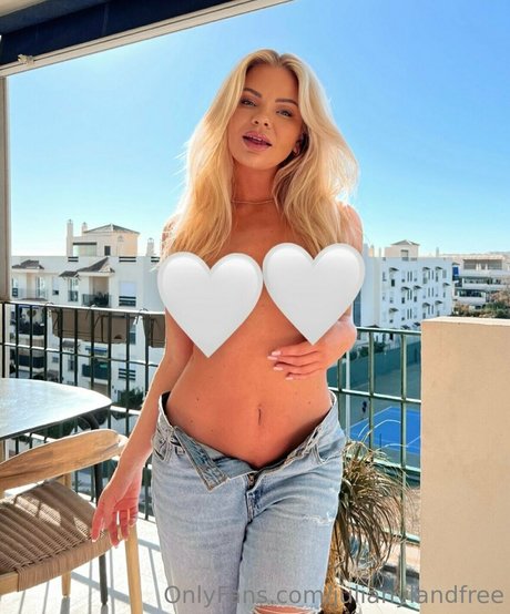 Naakte gelekte OnlyFans-foto van Julianylandfree
