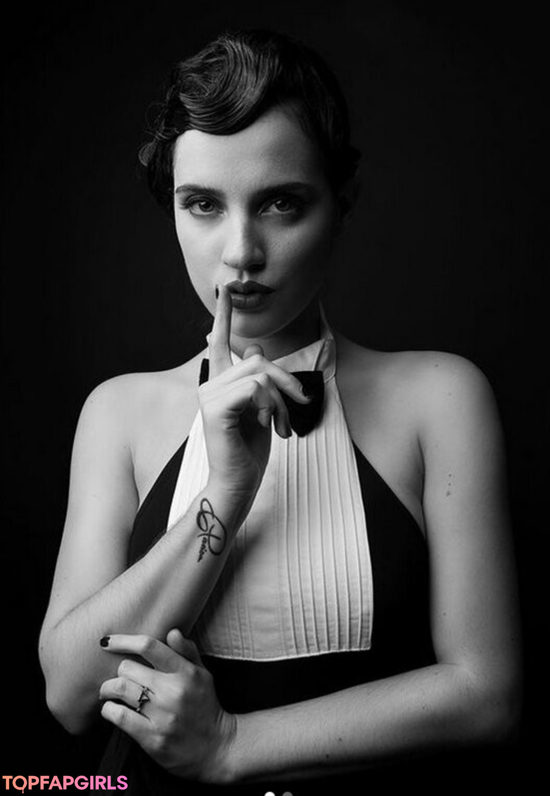 Naakte gelekte OnlyFans-foto van Ophelie Rullier #1235