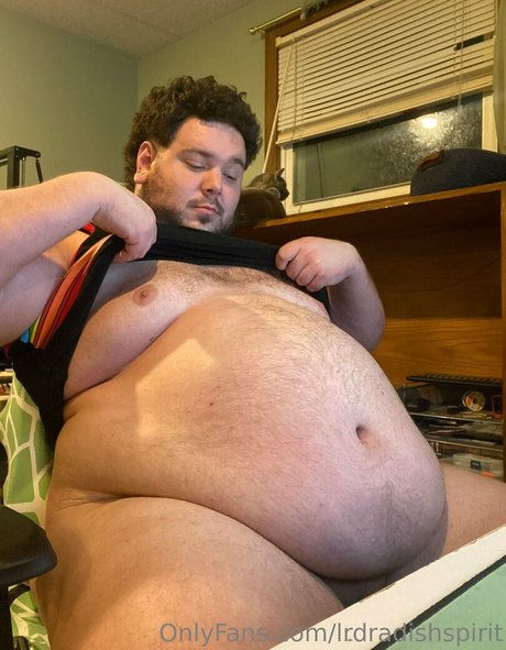 Naakte gelekte OnlyFans-foto van Lrdradishspirit