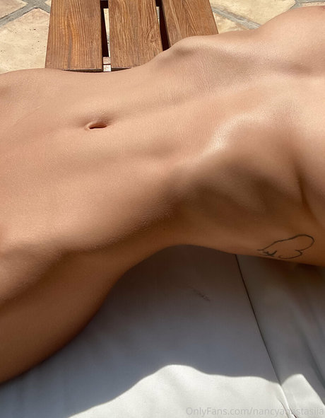 Naakte gelekte OnlyFans-foto van Nancyanastasiia