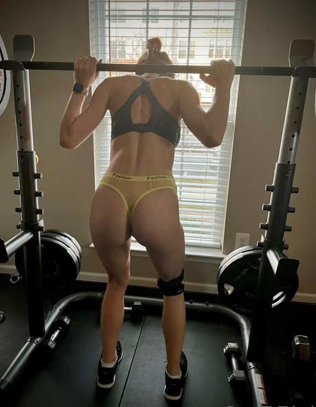 Naakte gelekte OnlyFans-foto van Daretotriad