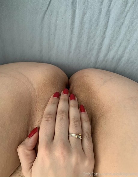 Naakte gelekte OnlyFans-foto van Uskyldigesara