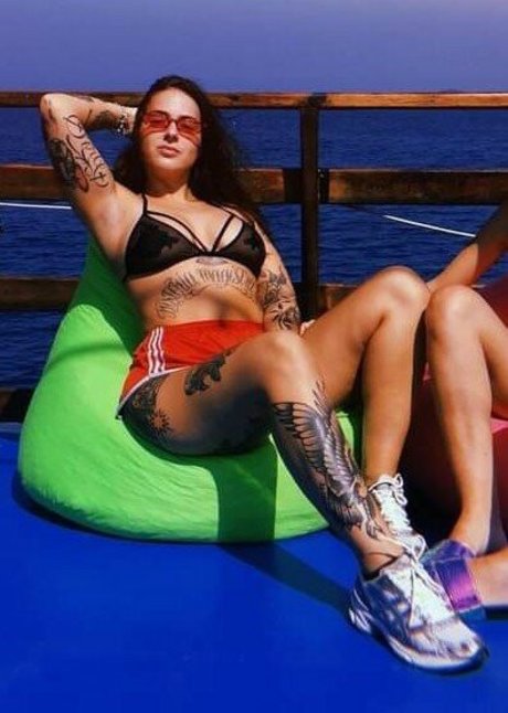 Naakte gelekte OnlyFans-foto van Francesca Vicari