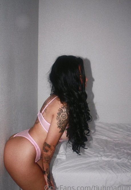Naakte gelekte OnlyFans-foto van Tiuhmariuh