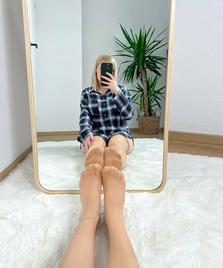 Naakte gelekte OnlyFans-foto van Bellaspaws